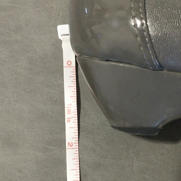 Life Stride Gray Women's Shoes with Buckle Detail - Picture 2 of 7